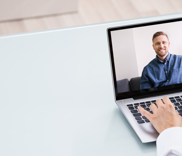 Ihr Beitrag zu einem noch sichereren Gesundheitswesen: Verifizieren Sie Ihre HIN ID schnell und bequem per Videochat